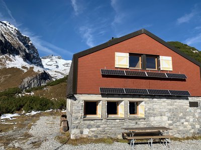 Ringelspitzhütte (1998m) | Eicher Jasmin & Fernando Suozzi